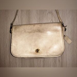 Vintage 80’s 90’s Made In USA Coach Bone Leather Penny Pocket Crossbody Bag